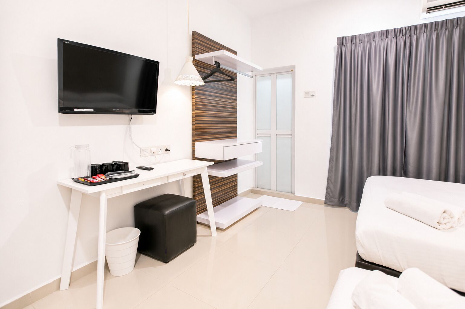 Habitació quàdruple familiar | Escriptori, wifi gratuïta i roba de llit 