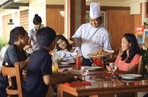 Breakfast area - Kusuma Agrowisata Resort & Convention Hotel (Batu)