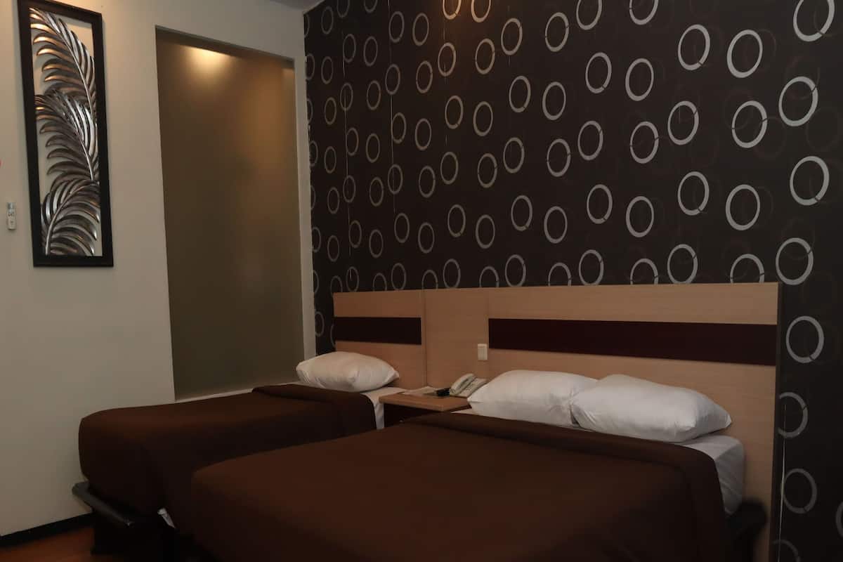 Superior Triple Room (with double bed) | Minibar, desk, free WiFi