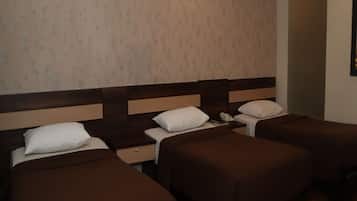 Kamar Triple Superior (with twin bed) | Minibar, meja kerja, dan Wi-Fi gratis