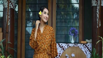 ์์นจ ์์ฌ, ์ ์ฌ ์์ฌ, ์ ๋
์์ฌ ์ ๊ณต, ์ธ๊ณ ์๋ฆฌ