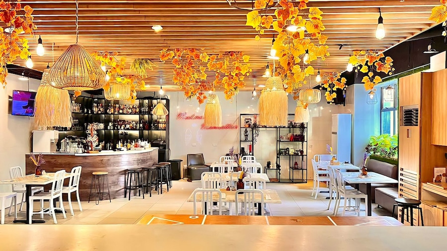 Madison 101 Hotel & Tower