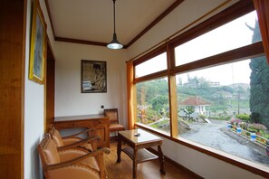 Cottage Bung Karno | Living area - Hotel Selecta Batu Malang (Batu)