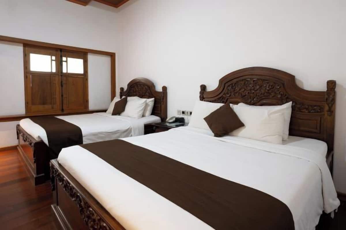 Free WiFi, bed sheets