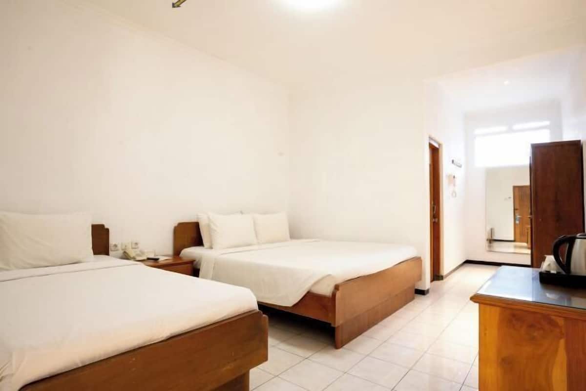 Free WiFi, bed sheets