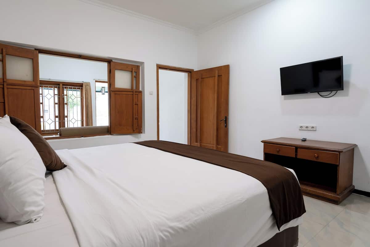 Suite | Free WiFi, bed sheets