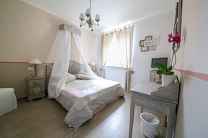 Premium bedding, memory-foam beds, minibar, in-room safe - B&B La Vecchia Tenenza (Citta della Pieve)