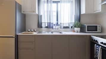 Microwave, stovetop, coffee/tea maker