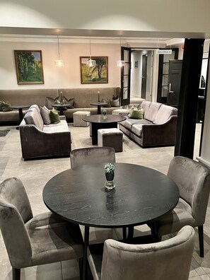 ロビーラウンジ