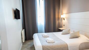 Habitació doble | Habitacions insonoritzades, planxa i posts de planxar i wifi gratuïta