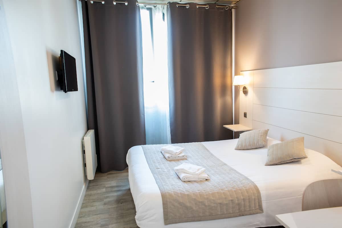 Habitación doble | Insonorización, tabla de planchar con plancha y wifi gratis
