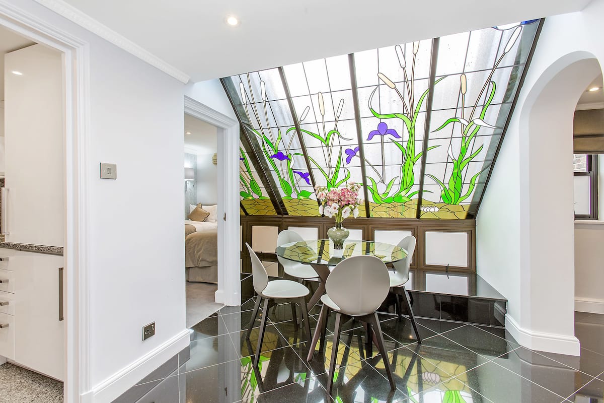 Standard Apartment, 2 Bedrooms | In-room dining