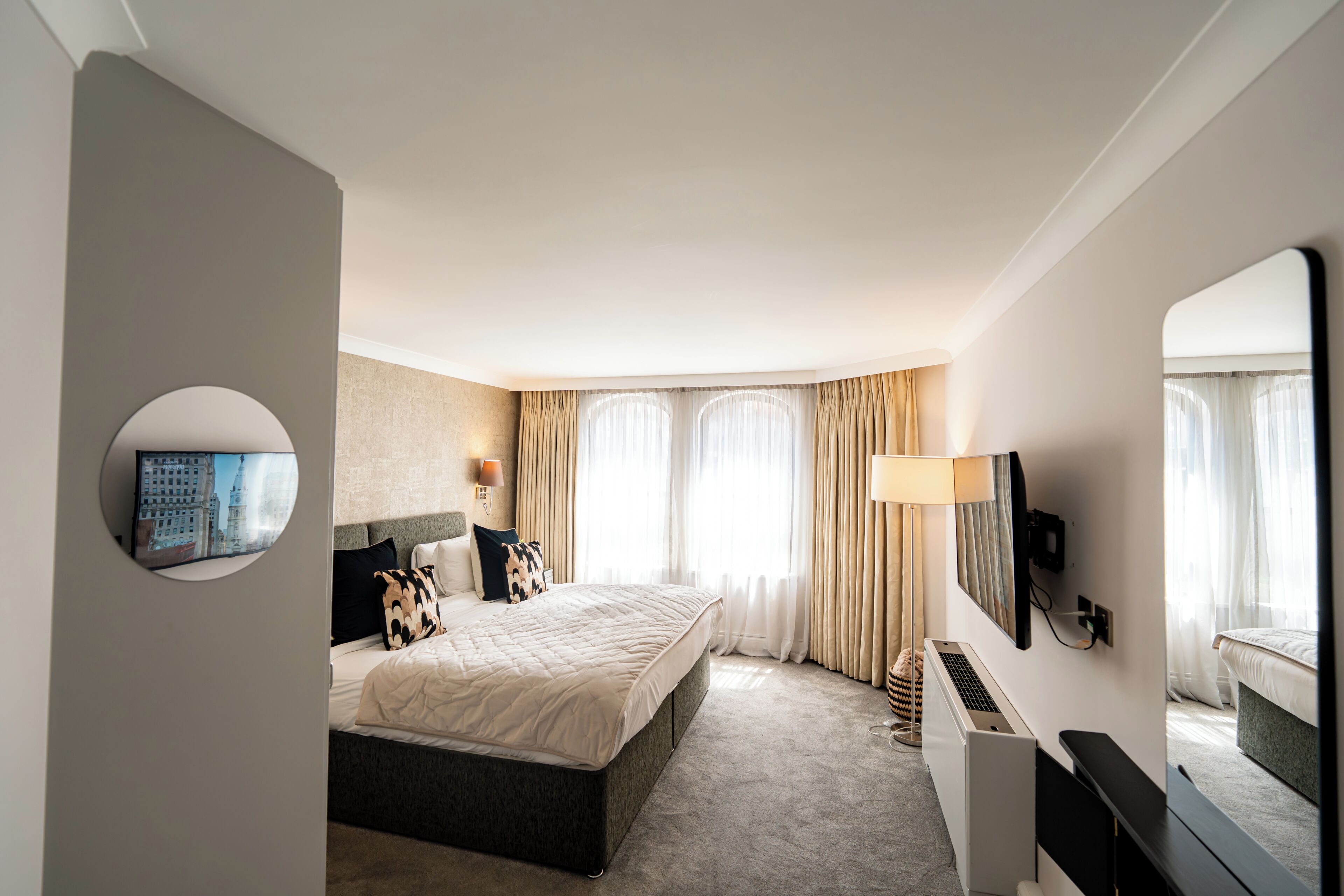 Executive Apartment, 2 Bedrooms | Premium bedding, in-room safe, desk, iron/ironing board