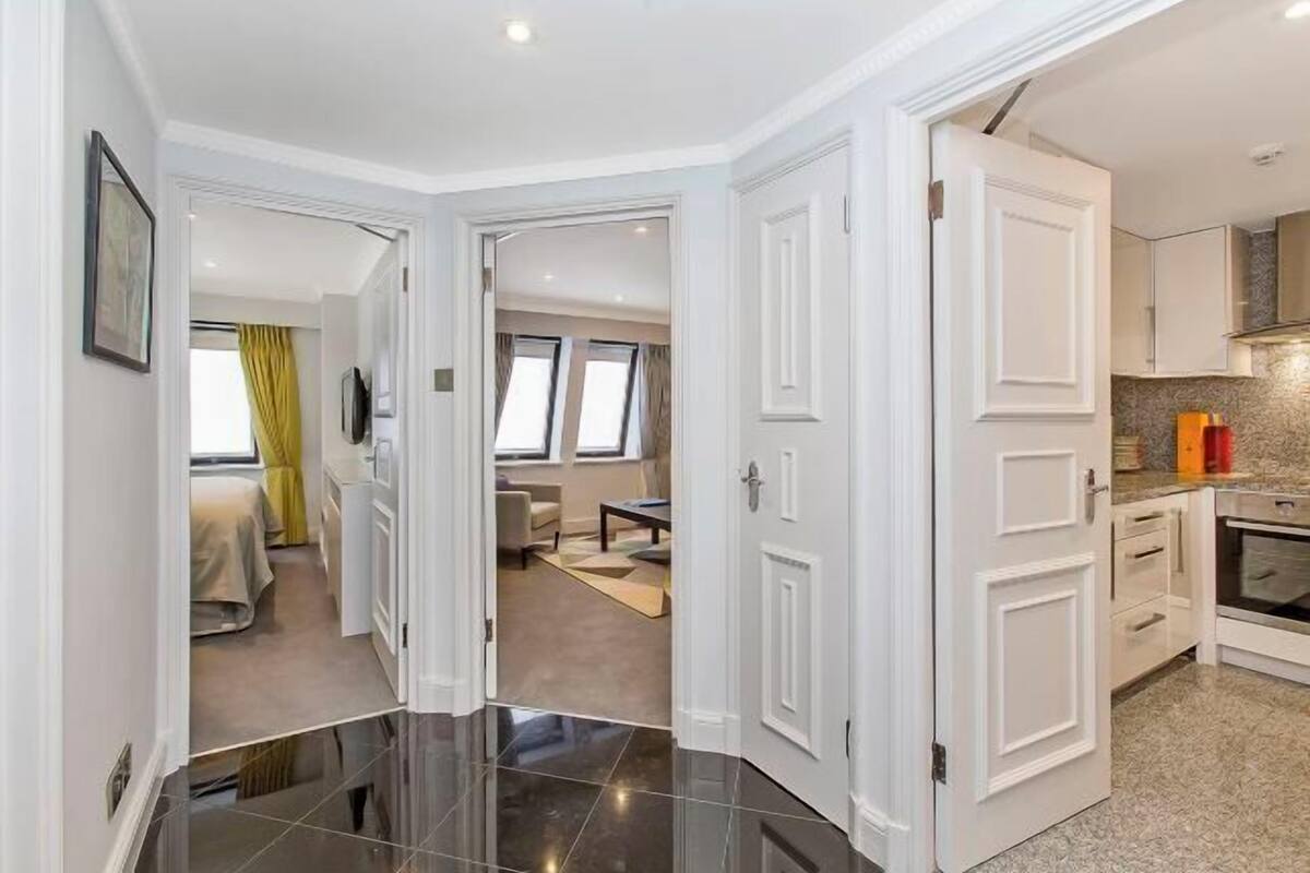 1 bedroom, premium bedding, in-room safe, desk