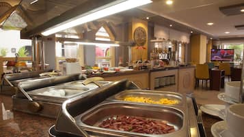 Desayuno buffet (EUR 5 por persona)