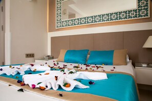 Minibaari, tallelokero huoneessa, pimennysverhot, ilmaiset vauvansängyt