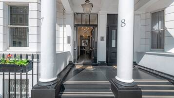 Façana frontal de l'allotjament