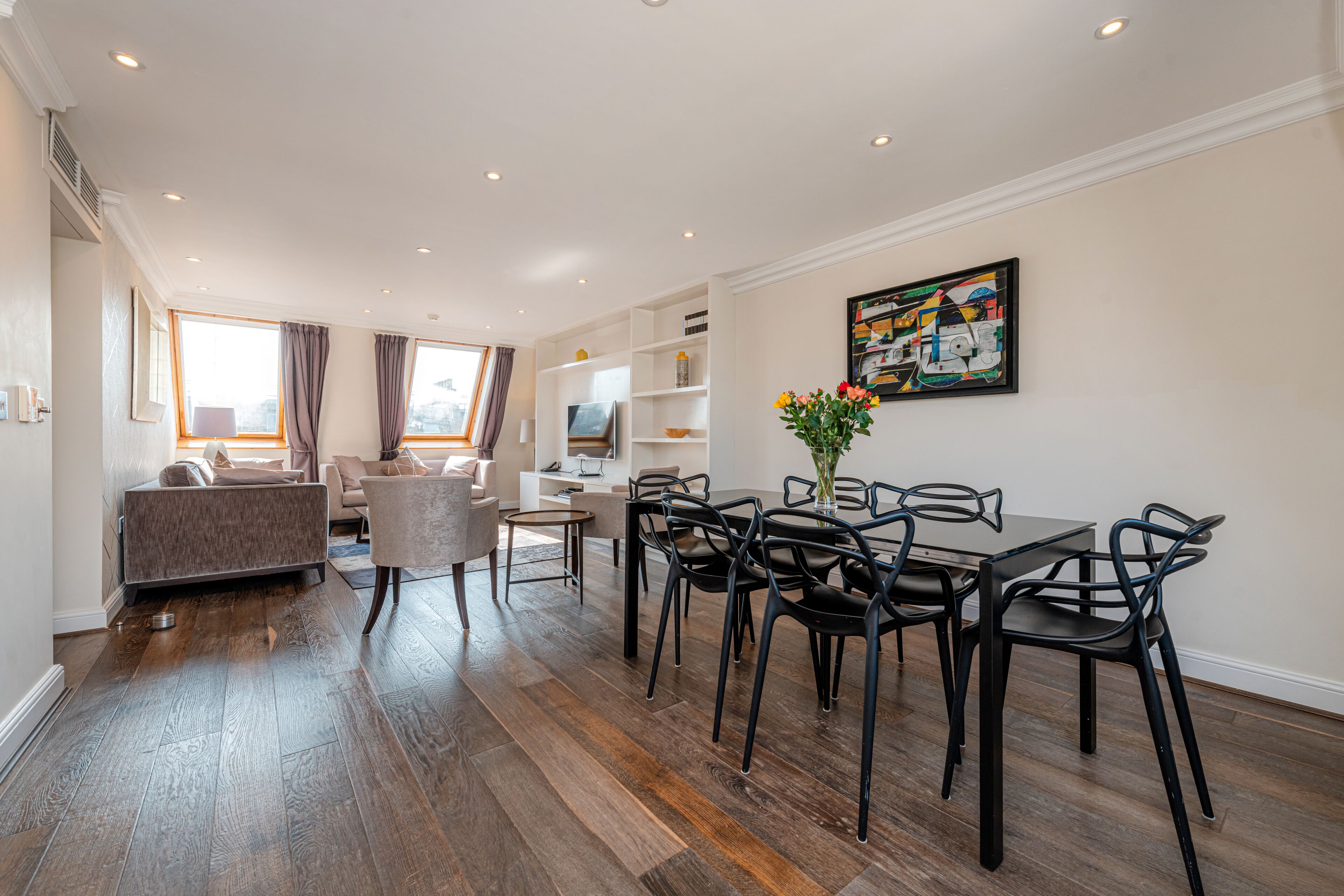 Three Bedroom Penthouse Apartment | In-room dining