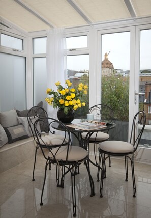 Terrace/patio - Claverley Court (London)
