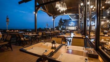 Café da manhã, almoço e jantar