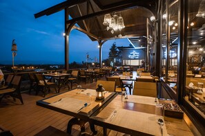 Breakfast, lunch and dinner served - Jirung Health Village (Mae Rim)