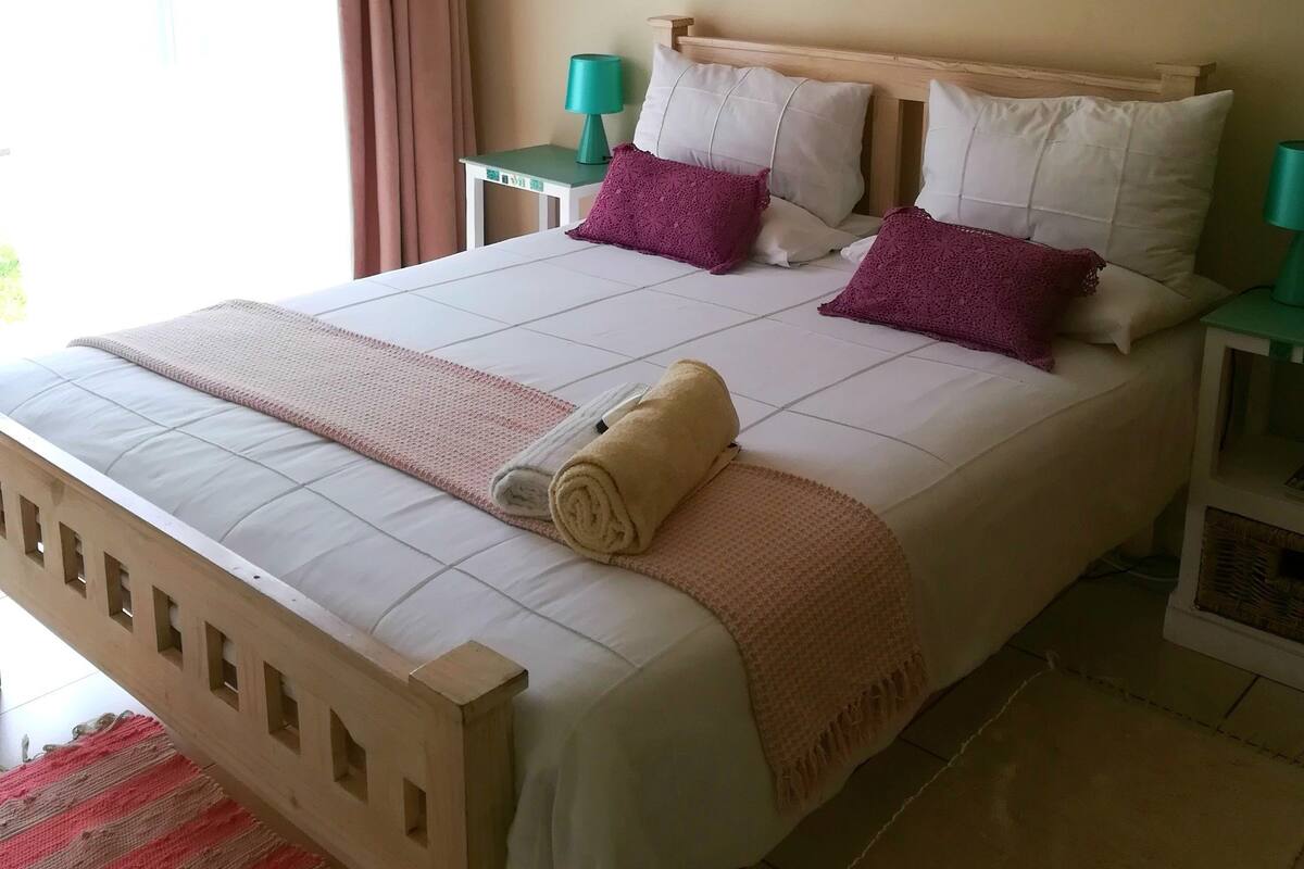 Chambre, 1 lit double | Coffres-forts dans les chambres, décoration personnalisée