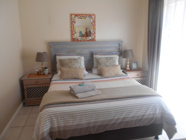 Double Room, 1 Queen Bed