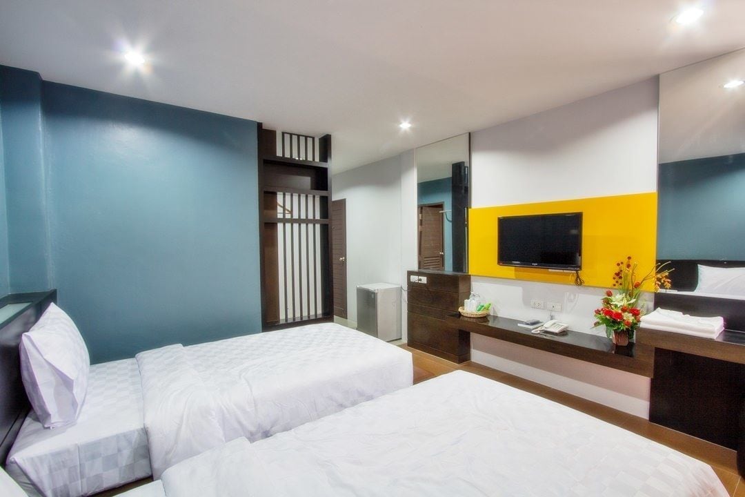 superior twin room | minibar, desk, soundproofing, rollaway beds