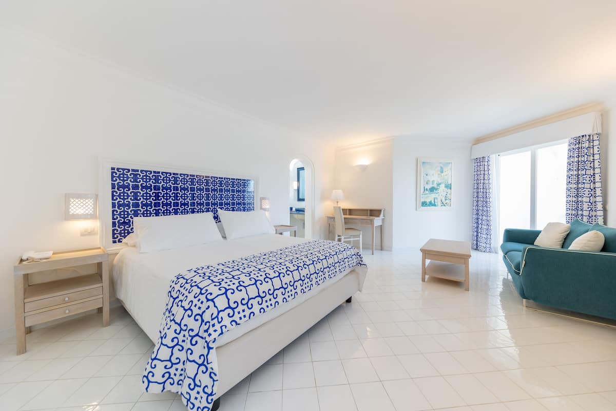 1 bedroom, minibar, in-room safe, individually decorated