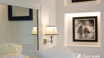 Doppia Superior, vista città | Minibar, una cassaforte in camera, con stile personalizzato