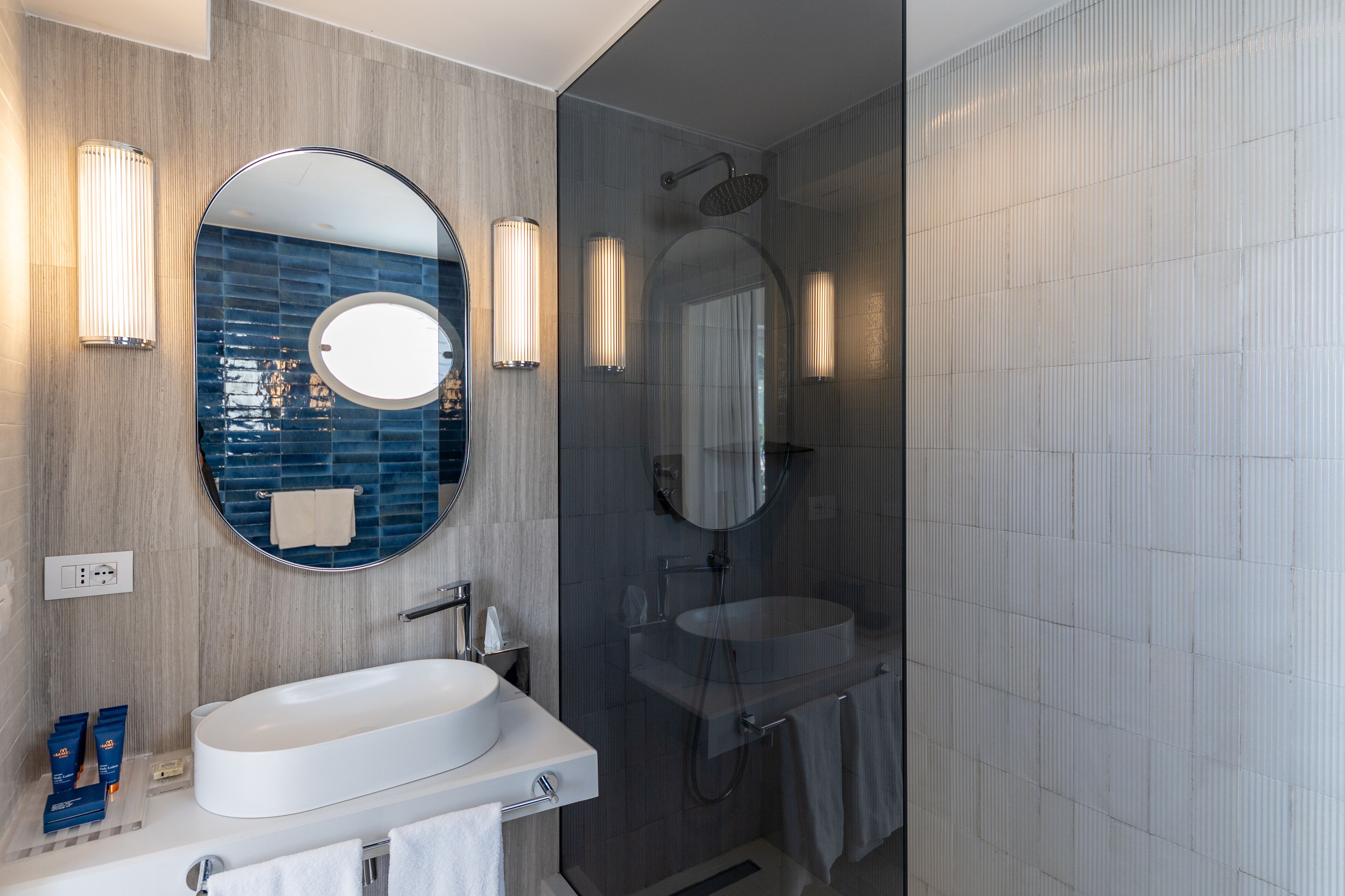 superior room, 1 bedroom, sea view | bathroom | free toiletries, hair dryer, slippers, towels