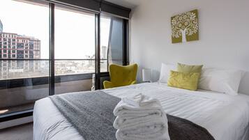 2 bedrooms, iron/ironing board, cribs (free), rollaway beds (surcharge)