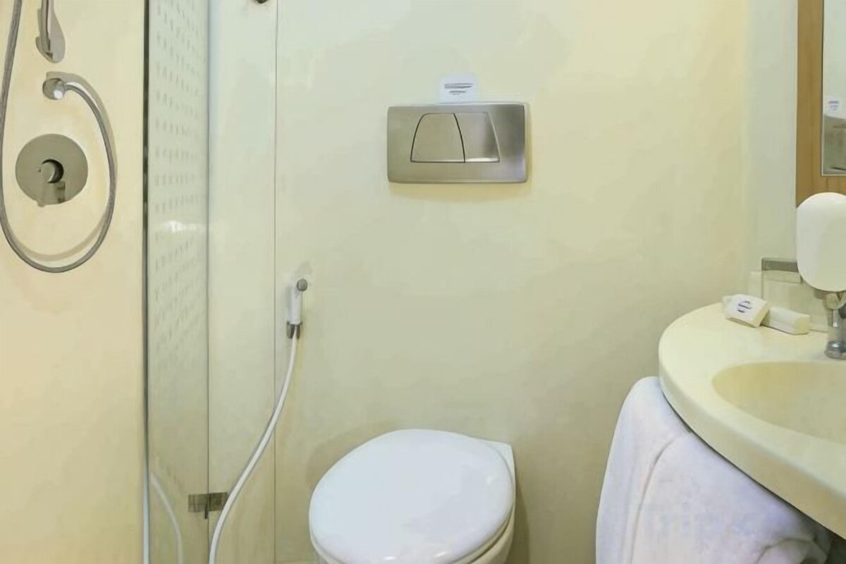 Bathroom | Shower, free toiletries, hair dryer, slippers