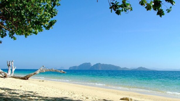 Beach - Coral Garden Resort (Ko Kradan)