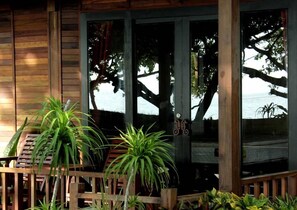 Beachfront Wooden Villa | Terrace/patio