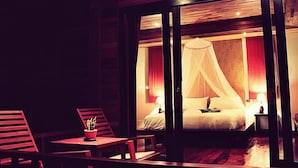 Beachfront Wooden Villa - Coral Garden Resort (Ko Kradan)
