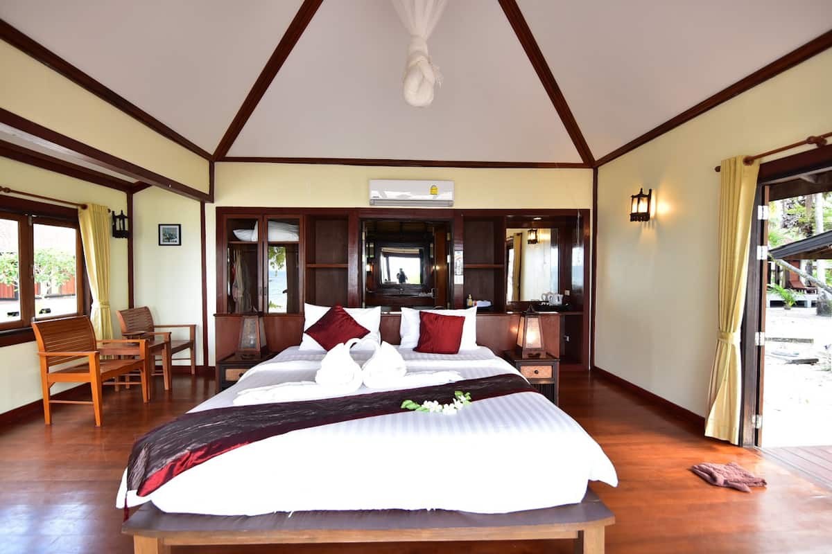 1 bedroom, minibar, in-room safe, blackout curtains