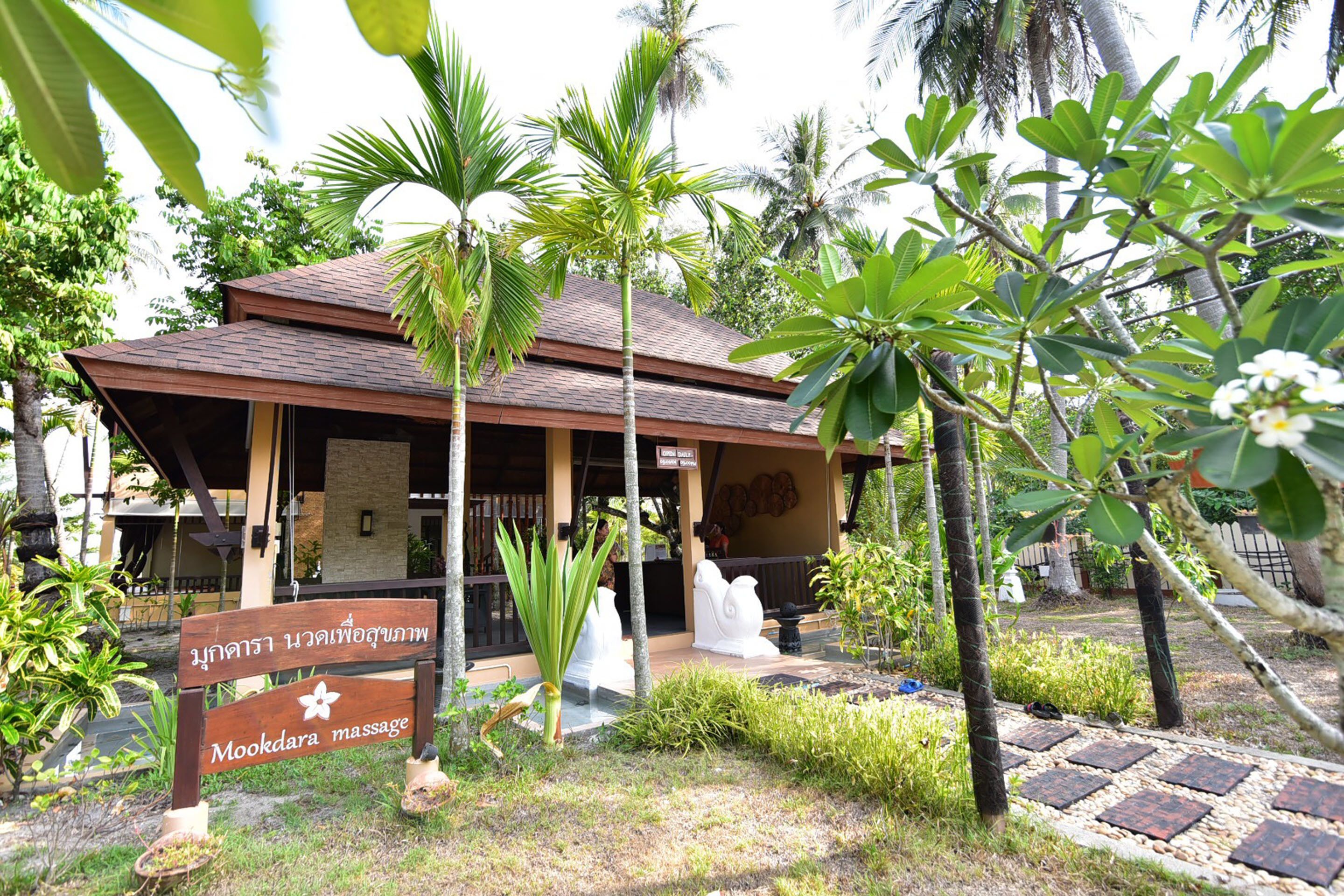 deep-tissue massages, swedish massages, thai massages, sports massages