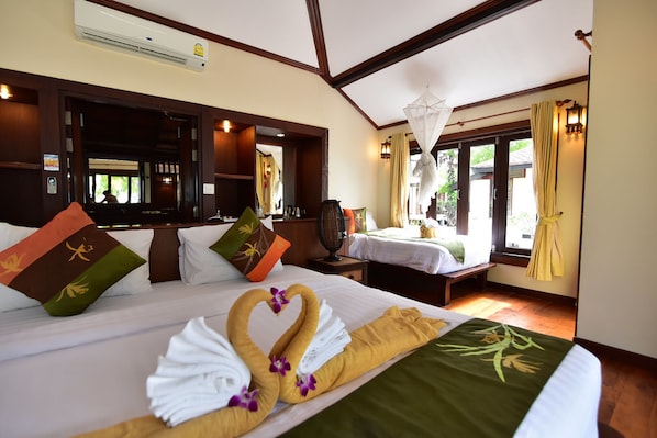 Minibar, in-room safe, blackout drapes, free WiFi