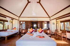 Deluxe Beachfront Family Villa | Minibar, in-room safe, blackout curtains, free WiFi - Koh Mook Sivalai Beach Resort (Ko Mook)