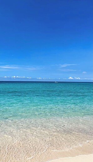 Beach nearby - Hotel Egge (Cesme)