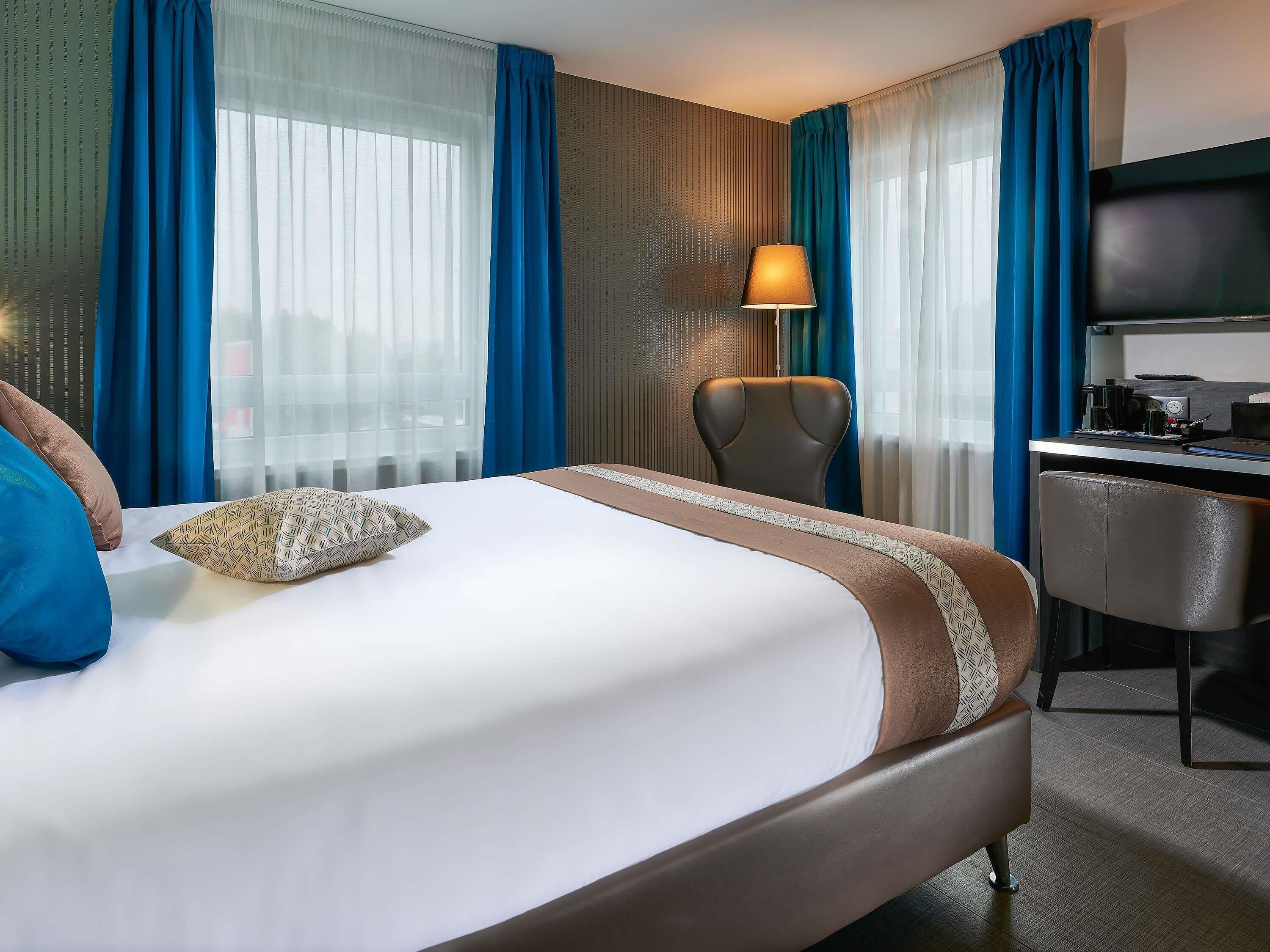 Classic Room, 1 Katil Kelamin (Double) | Peralatan tempat tidur premium, tilam berlapik, peti besi dalam bilik 