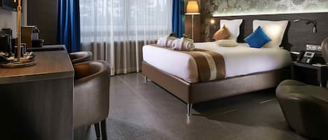 Premium bedding, pillowtop beds, in-room safe, desk