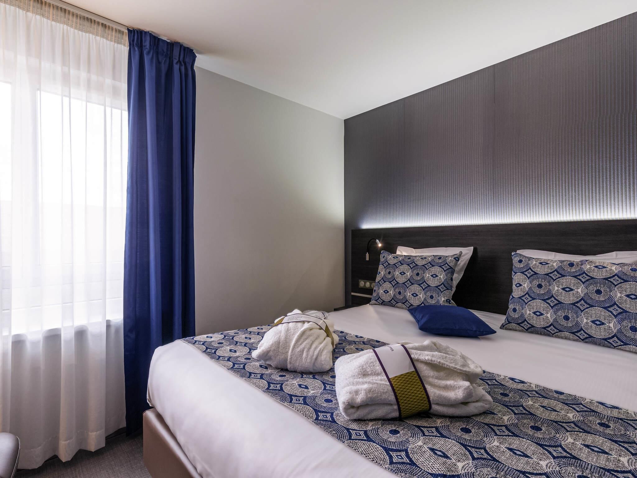 Privilege, Zimmer, 1 Doppelbett | Hochwertige Bettwaren, Pillowtop-Betten, Zimmersafe, Schreibtisch