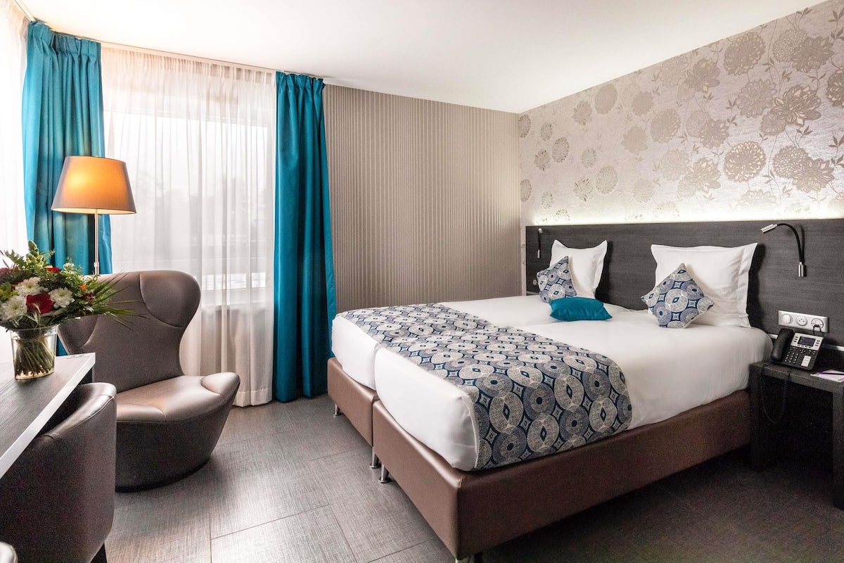 Classic Room, 2 Twin Beds | Premium bedding, pillowtop beds, in-room safe, desk