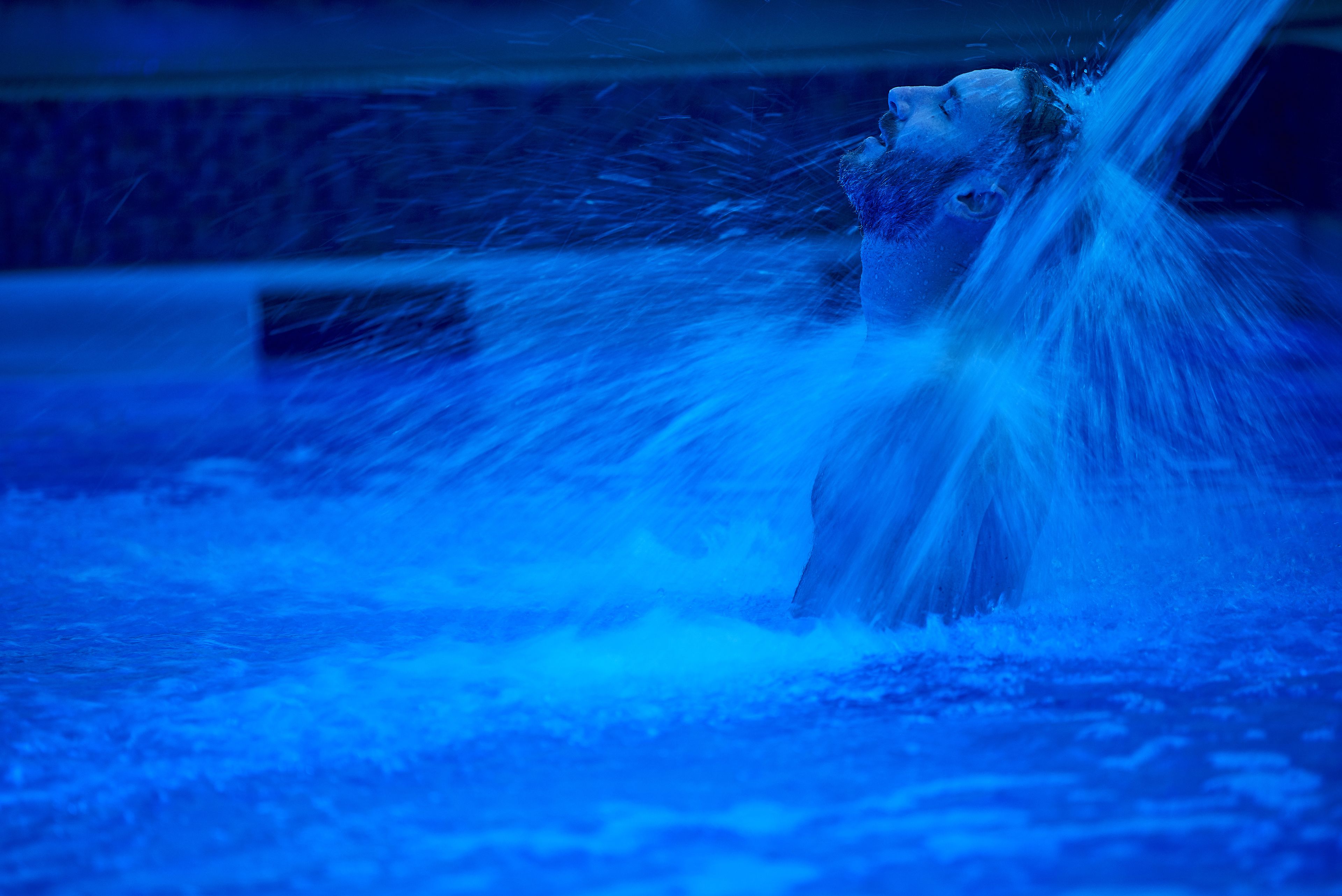 indoor pool, open 7:00 am to 11:00 pm, pool loungers