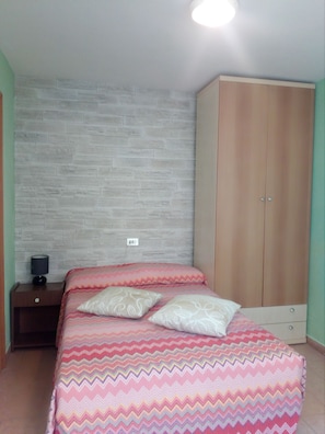 Single Room | In-room safe, desk, free WiFi, bed sheets - Hotel Azzurra (Rimini)