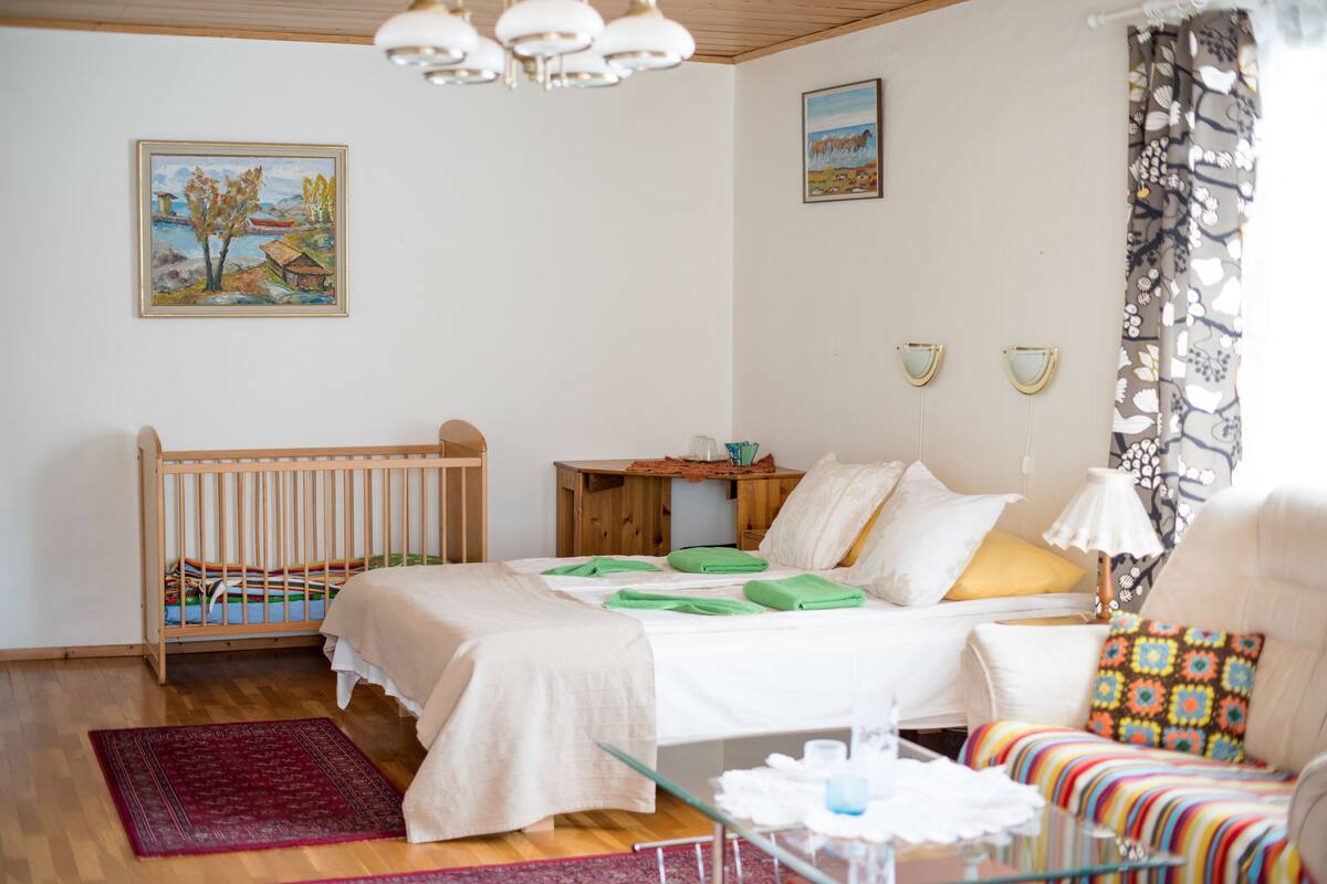 四人房, 公共浴室 (With Balcony) | 防过敏的被褥、特色装修、特色家居、熨斗/熨板