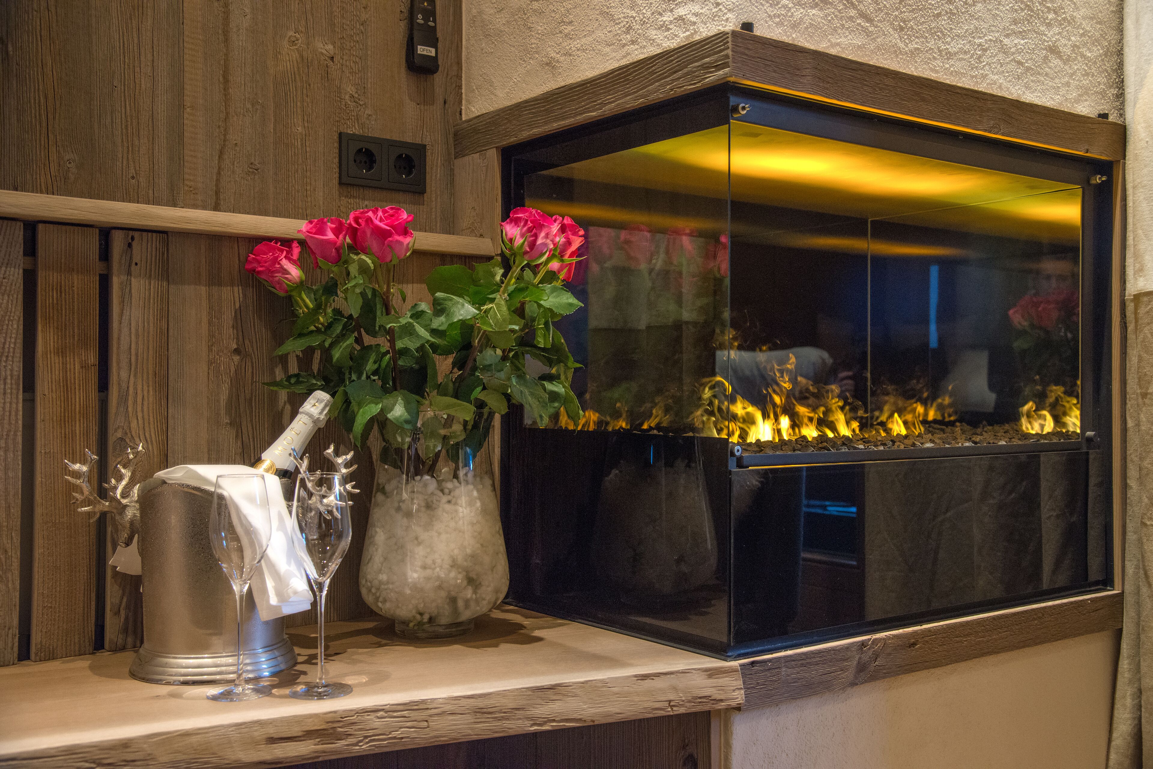 superior suite, balcony, mountain view | living area | flat-screen tv