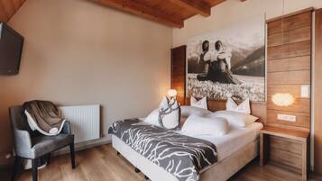 Minibar, safe på rommet, skrivebord og blendingsgardiner